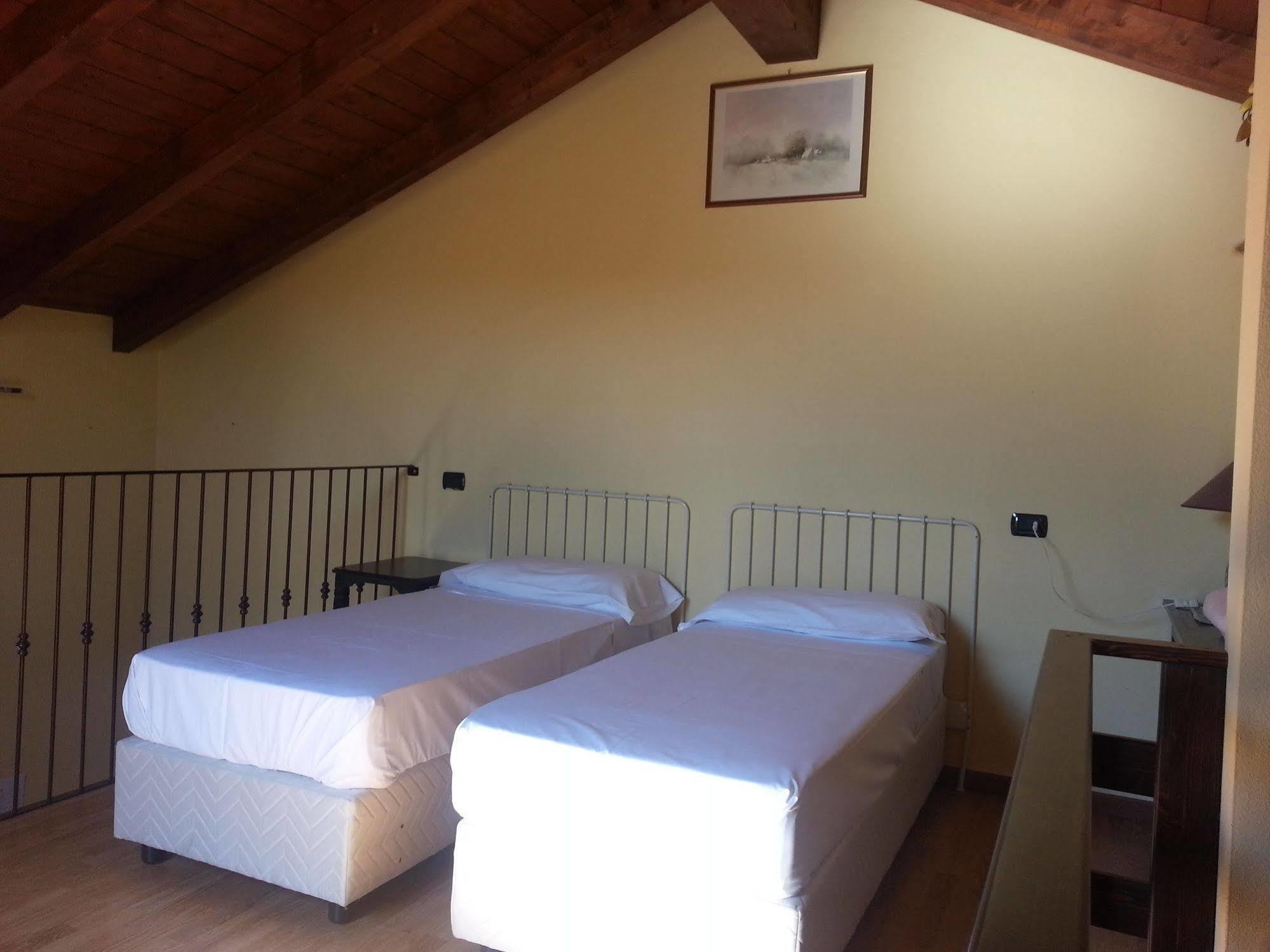 Albergo Residence Al Passatore Camere & Relax Sorbara Exterior foto